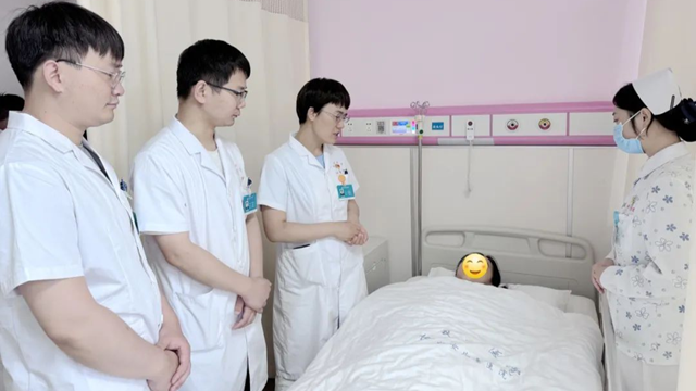 16歲花季少女小腹微凸，竟是懷了巨大“怪胎”？