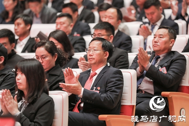 泌陽(yáng)縣政協(xié)十一屆四次會(huì)議開(kāi)幕