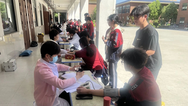 體檢進校園，健康伴成長——駐馬店市中醫(yī)院開展2025年春季學生健康體檢活動