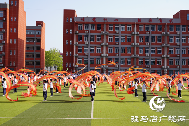 駐馬店市第二高級(jí)中學(xué)2025年第六屆體育藝術(shù)節(jié)開幕