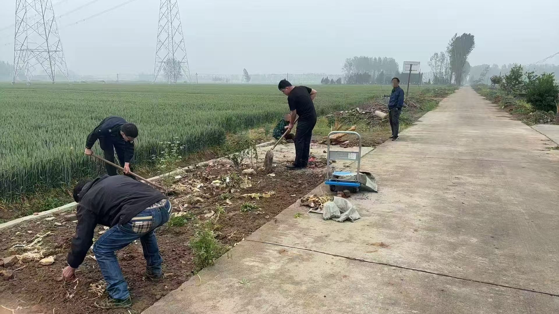 遂平：化解鄰里“垃圾”事  增進(jìn)警民魚(yú)水情