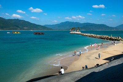 親子套票、二寶打折……“多孩思維”旅游產(chǎn)品受青睞