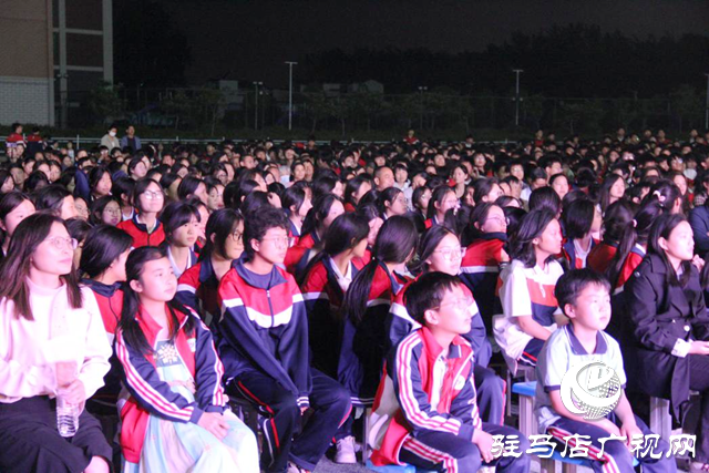 駐馬店市曲藝家協(xié)會曲藝專場演出走進(jìn)正陽校園