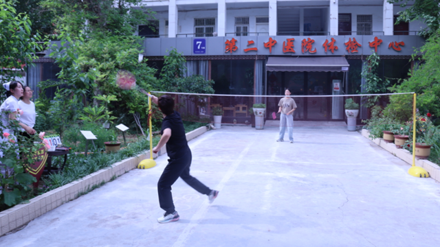 活力綻放迎五一 醫(yī)心聚力展風采——駐馬店市第二中醫(yī)院“五一”系列活動圓滿舉行