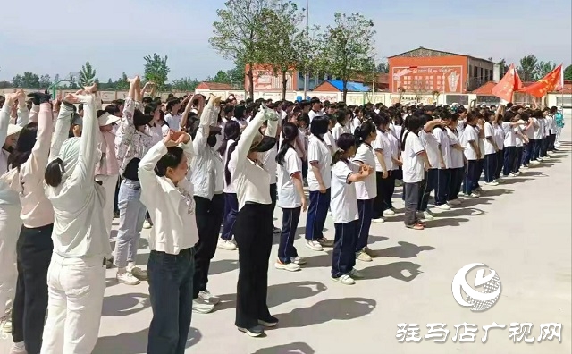  新蔡縣河塢鄉(xiāng)初級中學(xué)火熱開展科學(xué)健步走活動