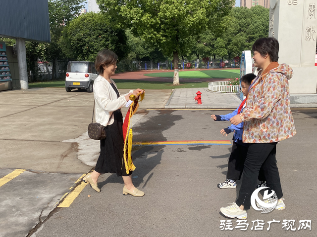 點贊拾金不昧好少年！姚明熙同學(xué) 好樣的！