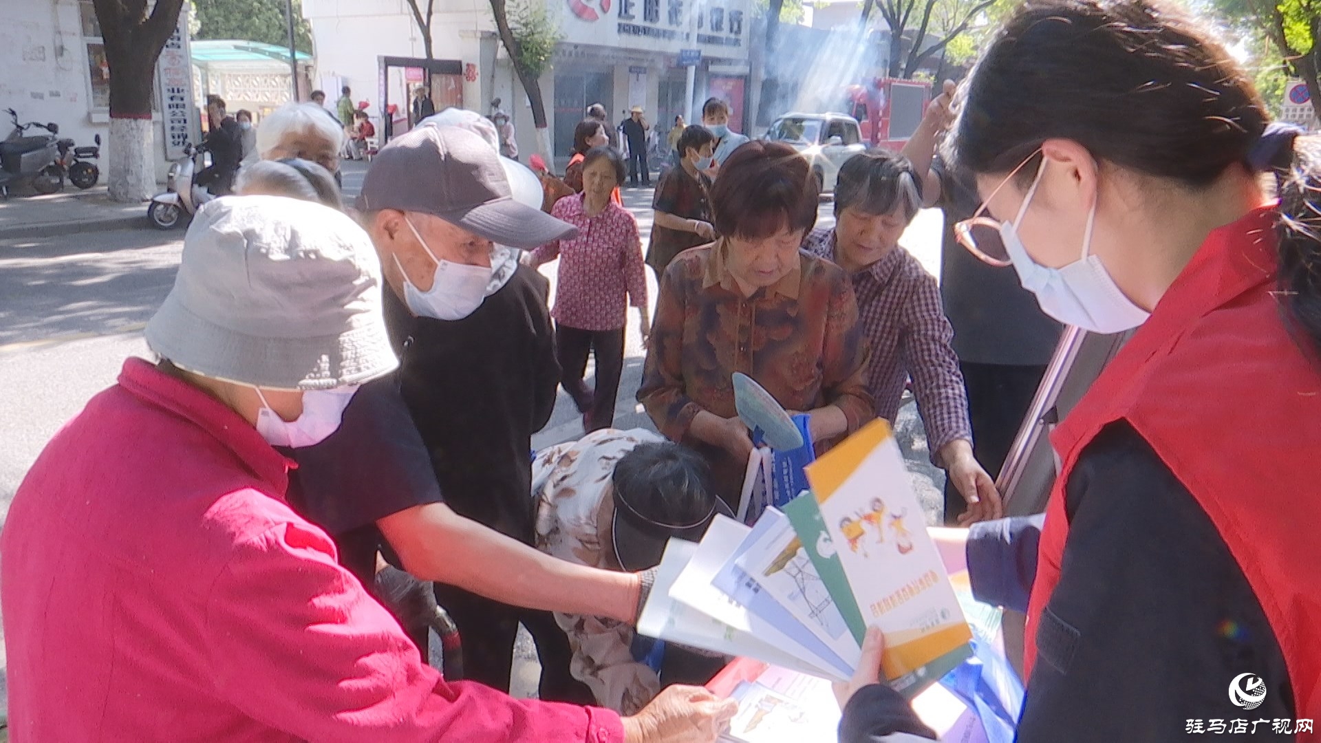 正陽縣組織開展“5?12”全國防災(zāi)減災(zāi)日一條街集中宣傳活動