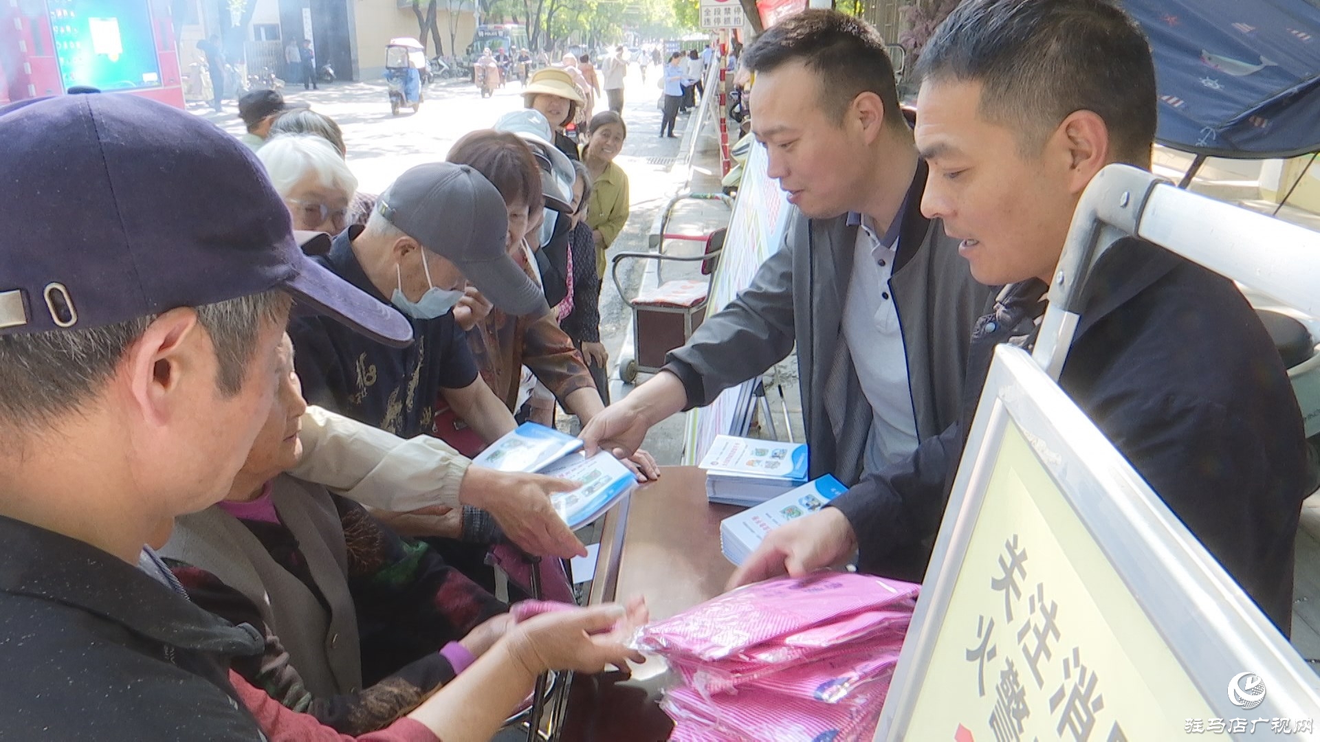 正陽縣組織開展“5?12”全國防災(zāi)減災(zāi)日一條街集中宣傳活動