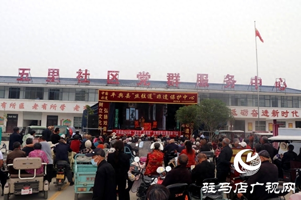 平輿縣：絲弦聲里話(huà)振興 家門(mén)口上演“戲”相逢