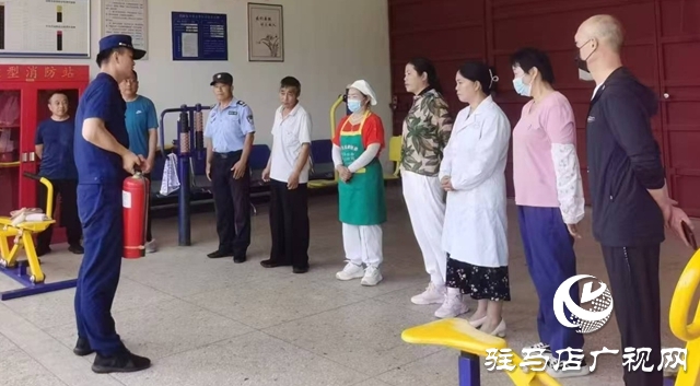  示范區(qū)消防救援大隊(duì)開展“九小場(chǎng)所”暢通“生命通道”宣傳活動(dòng)