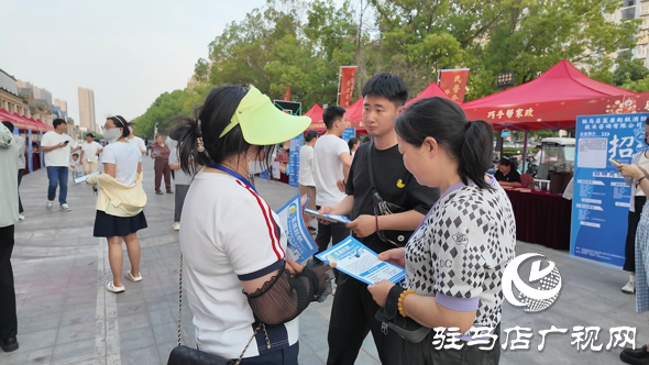 “民營(yíng)企業(yè)服務(wù)月”駐馬店經(jīng)濟(jì)開發(fā)區(qū)專場(chǎng)招聘會(huì)舉行