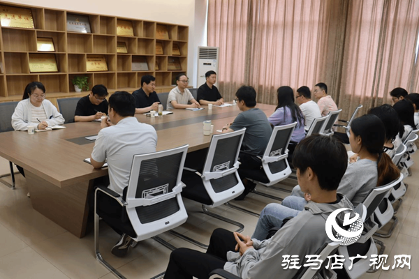 駐馬店職業(yè)技術(shù)學(xué)院黨委書(shū)記蘇新留到人工智能學(xué)院聽(tīng)課調(diào)研