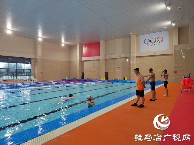 氣溫節(jié)節(jié)攀升“水上經(jīng)濟(jì)”持續(xù)升溫  