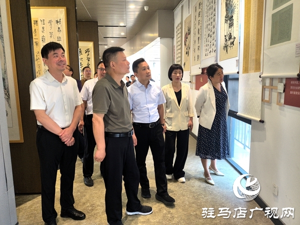 “慶祝中華全國(guó)總工會(huì)、河南省總工會(huì)成立100周年”駐馬店市域工人文化宮聯(lián)盟書(shū)畫(huà)巡展（平輿站）啟動(dòng)儀式舉行