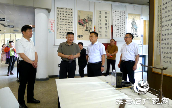  “中國(guó)夢(mèng)·勞動(dòng)美”五省十地書(shū)畫(huà)聯(lián)展耀啟平輿，共慶工會(huì)百年華誕