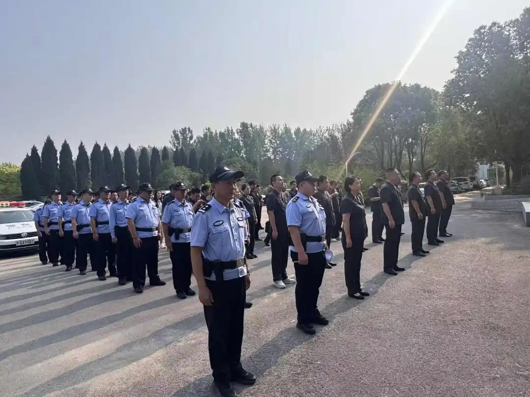利劍出鞘護(hù)民生 端午亮劍顯法威——驛城區(qū)法院執(zhí)行局2025年第48次集中執(zhí)行活動(dòng)紀(jì)實(shí)