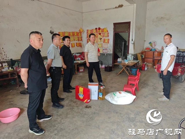  新蔡縣頓崗鄉(xiāng)開展人大代表三夏慰問活動