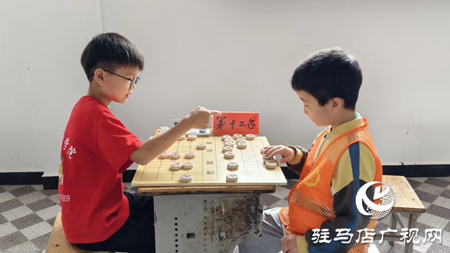 泌陽(yáng)縣舉行第一屆青少年象棋公開(kāi)賽