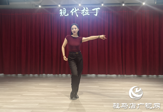拉丁舞熱潮席卷駐馬店 舞者用藝術(shù)譜寫城市動感樂章