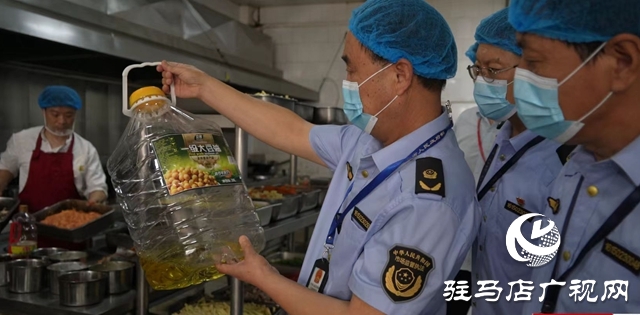 泌陽(yáng)縣開展高考前食品安全專項(xiàng)檢查行動(dòng)