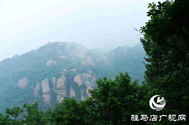 河南泌陽：雨潤缸窯 水墨村居