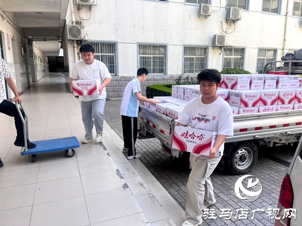平輿縣政協(xié)委員許留根：愛心捐贈暖校園 情系教育潤心田