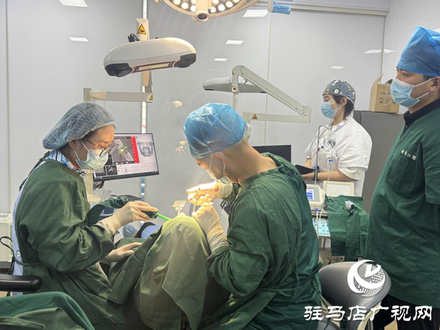  駐馬店開啟口腔種植“機(jī)器人時代” 首臺5G動態(tài)種植導(dǎo)航機(jī)器人落戶驛城區(qū)