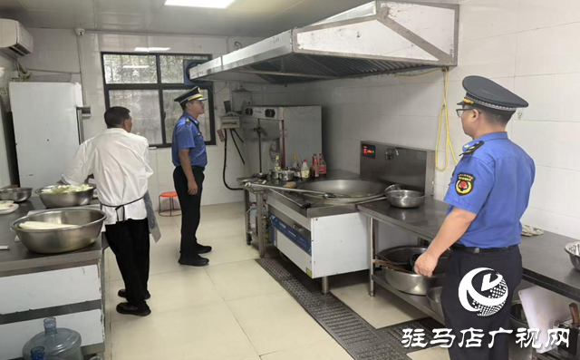 駐馬店市示范區(qū)城管局開展露天燒烤及餐飲油煙整治工作