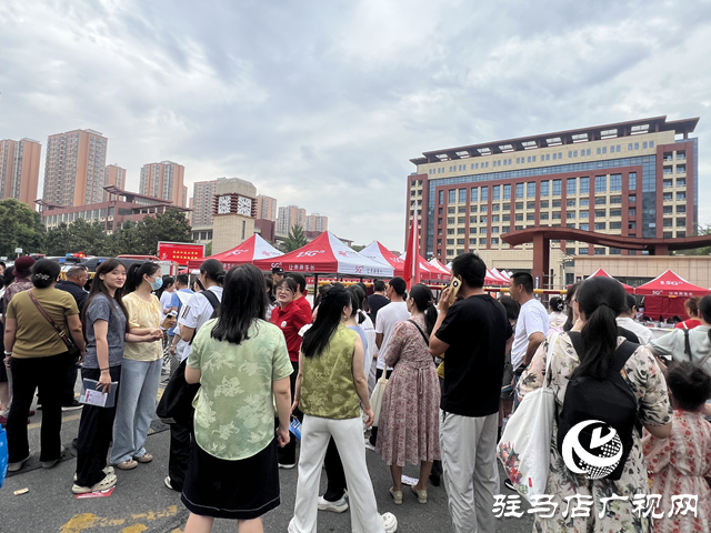 高考第一天：家長的祝福與期待 為學子點亮追夢路