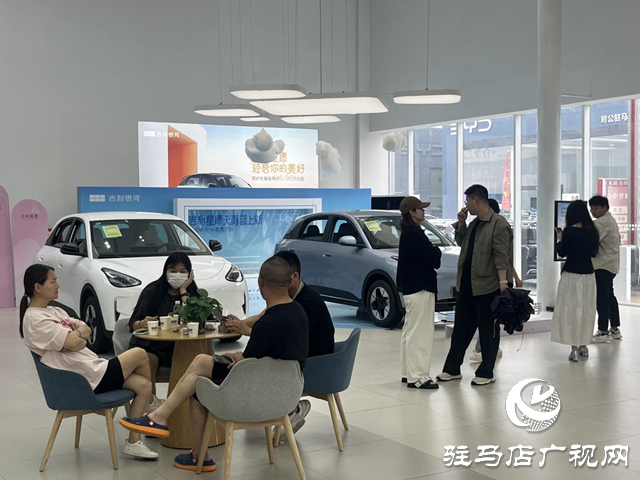 新能源汽車銷量持續(xù)攀升 引領(lǐng)出行新潮流