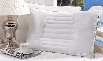 枕頭高VS枕頭低，哪個對頸椎危害大？真正合適的枕頭長這樣