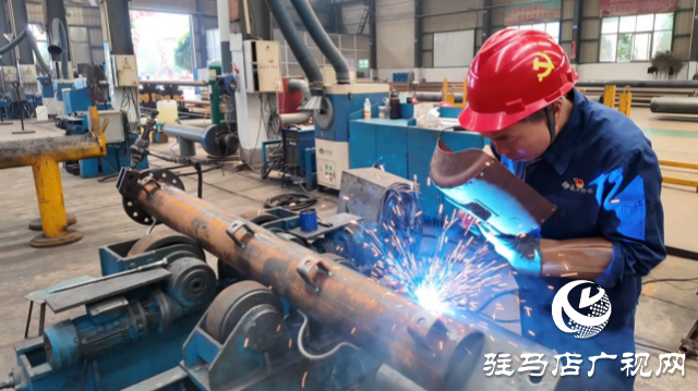“慧”鉆研的車(chē)間工藝員康東華