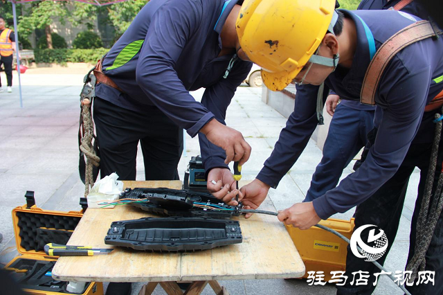 駐馬店移動(dòng)平輿分公司聯(lián)合鐵塔公司開展汛期應(yīng)急演練