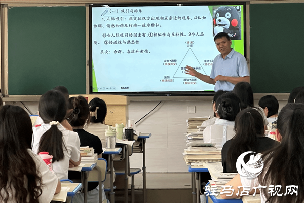 駐馬店職業(yè)技術(shù)學(xué)院校長(zhǎng)宋華民深入北校區(qū)聽課調(diào)研