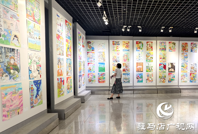 “親子悅讀藝術(shù)共創(chuàng)·出彩天中我來(lái)繪”少兒繪畫(huà)展在駐馬店市文化館開(kāi)展