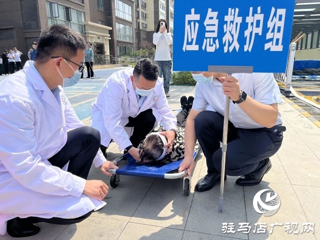  防汛應(yīng)急演練 守護(hù)小區(qū)安全