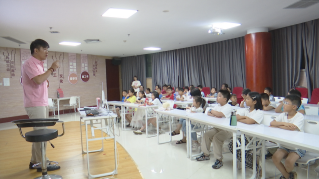 駐馬店市總工會(huì)舉行兒童防溺水安全教育活動(dòng)