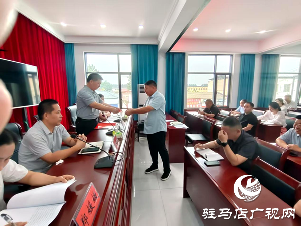平輿縣李屯鎮(zhèn)：筑牢防溺水 “安全網(wǎng)”  簽訂責(zé)任書(shū)保平安
