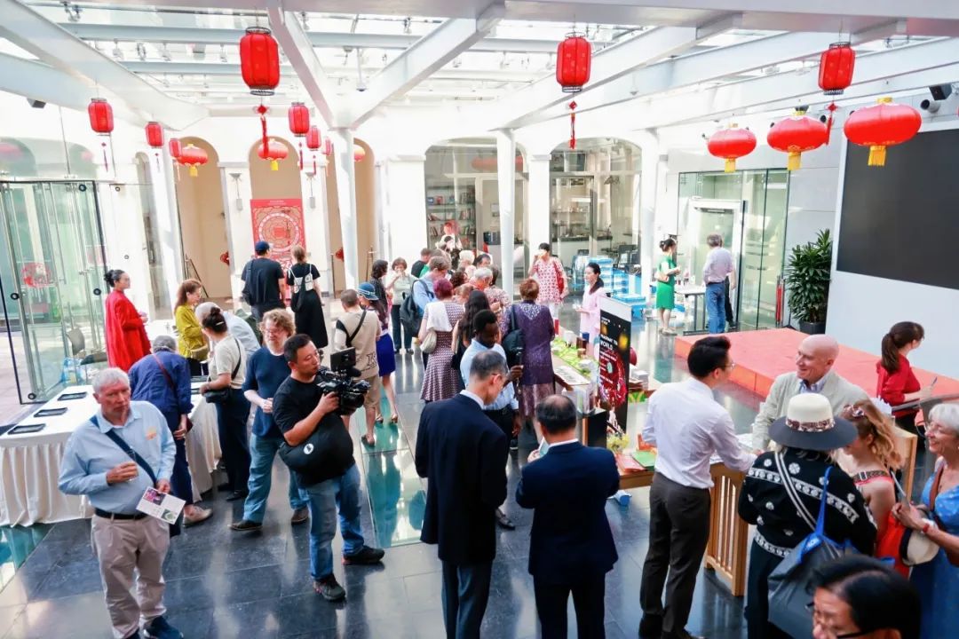 “茶和天下·雅集”暨第30屆上海國際茶文化旅游節(jié)歐洲推廣活動在布魯塞爾中國文化中心舉行