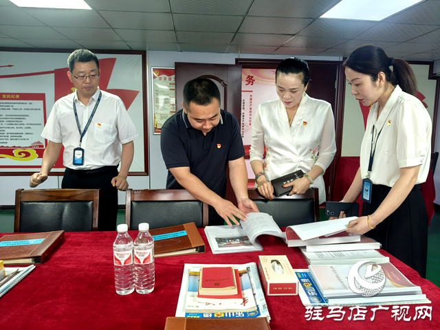 黨徽閃耀慶七一 媒企聯(lián)建促共贏