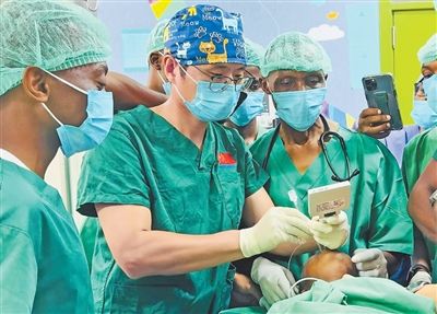  援外醫(yī)生張軍橋救人犧牲，骨灰已回到祖國