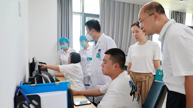 省“孤兒醫(yī)療康復明天計劃”項目專家組到駐馬店市中心醫(yī)院婦女兒童醫(yī)院調(diào)研