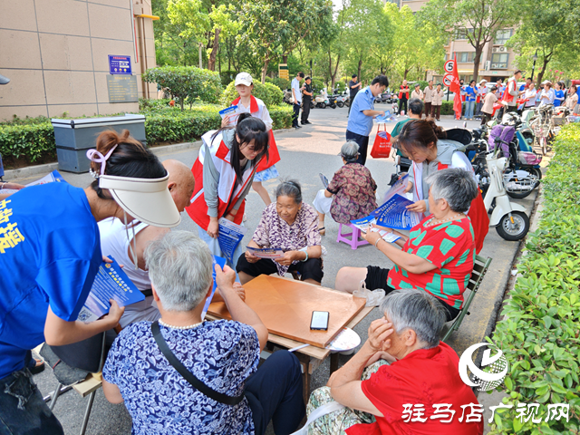 多方聯(lián)動進社區(qū) 織密防詐“保護網(wǎng)”