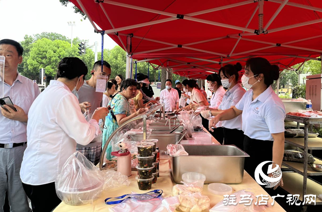 驛城區(qū)市場(chǎng)監(jiān)督管理局開展酒店出攤現(xiàn)象專項(xiàng)監(jiān)督檢查