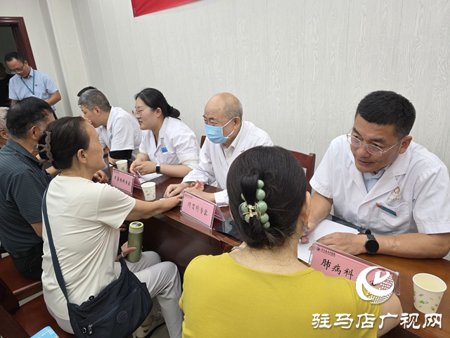 中醫(yī)藥講座義診進(jìn)機(jī)關(guān) 為老干部送上健康關(guān)懷