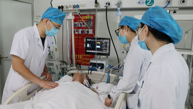  高溫下的生死競速！駐馬店中心醫(yī)院成功救治高齡熱射病患者