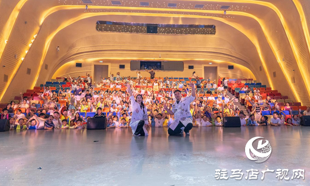 駐馬店市科技館“科學(xué)表演秀”首演圓滿(mǎn)落幕