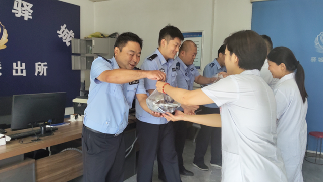  高溫“烤”驗下，駐馬店市第二中醫(yī)院的清涼守護