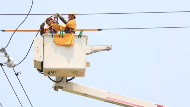 國(guó)網(wǎng)汝南縣供電公司：迎戰(zhàn)“烤”驗(yàn) 守護(hù)清涼