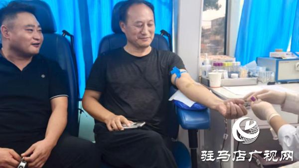 平輿縣辛店鄉(xiāng)：干群踴躍齊獻血 無償奉獻顯擔當